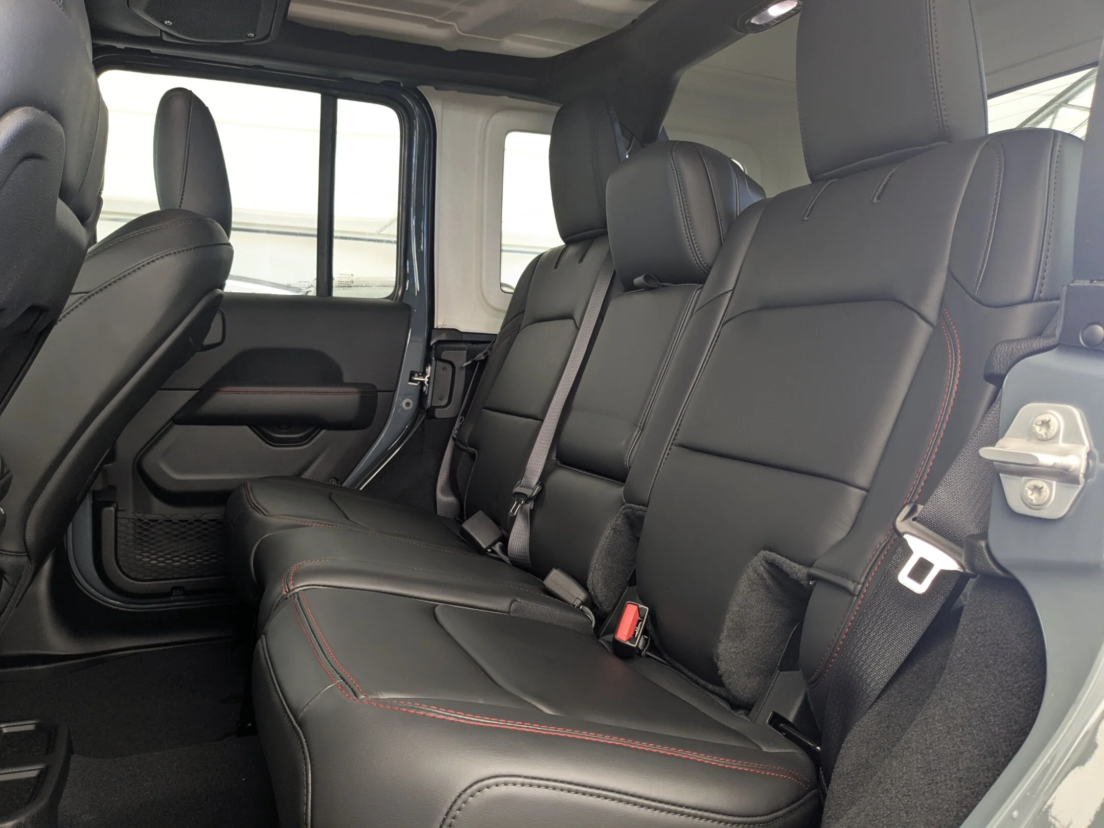 New 2026 Dark blue Jeep Rubicon - - 4x4 - 8-Spd Auto - Nappa Leather Seats - Black Freedom Top - Convenience Grp & More! image 26