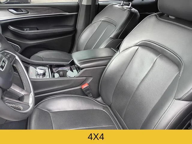Used 2022 Silver Jeep 4xe image 12