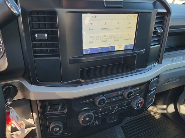 New 2026 Oxford White Ford F-450® XL image 7