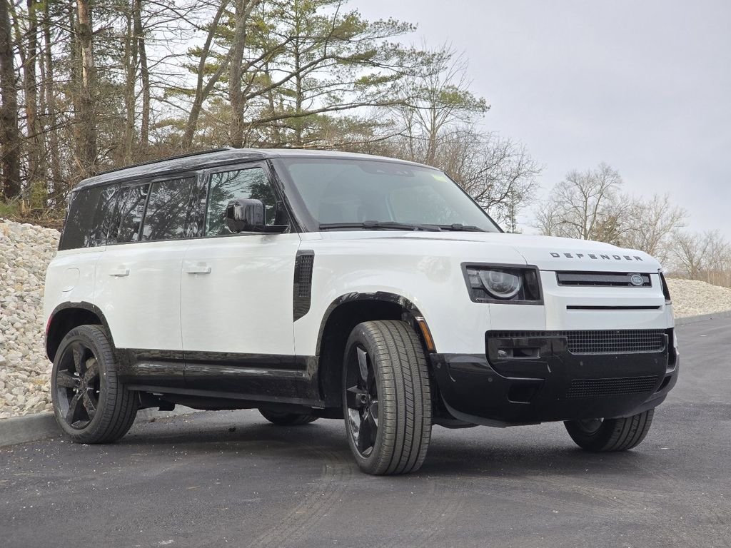 New 2026 Fuji White Land Rover X-Dynamic se image 26