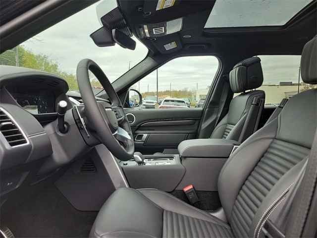 New 2025 Santorini Black Land Rover Metropolitan Edition image 13
