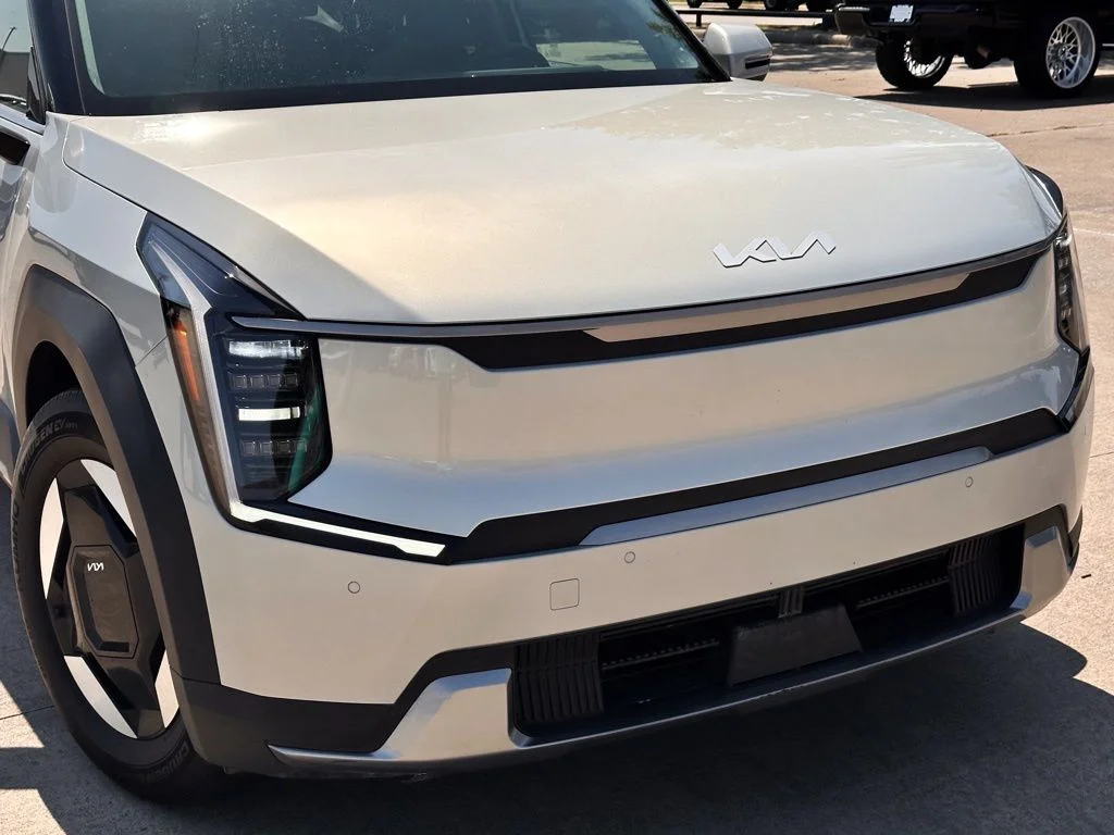 Used 2024 Kia EV9 Light with VIN KNDAA5S27R6036212 for sale in Hurst, TX