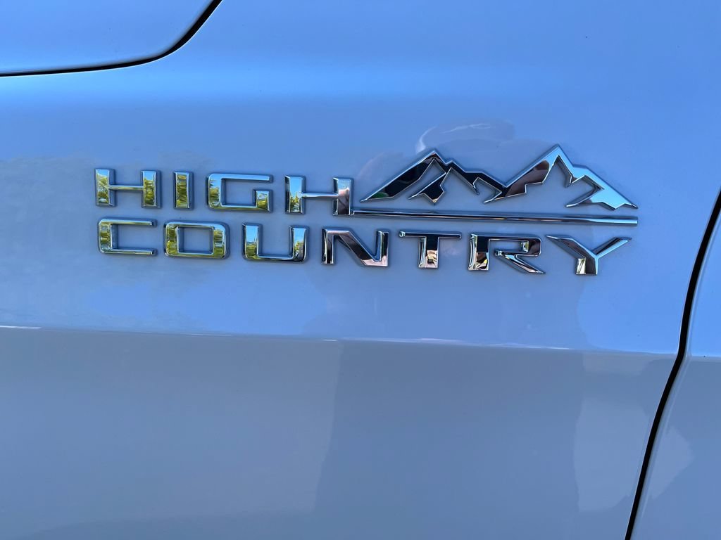 2026 Chevrolet Suburban High Country - Photo 34