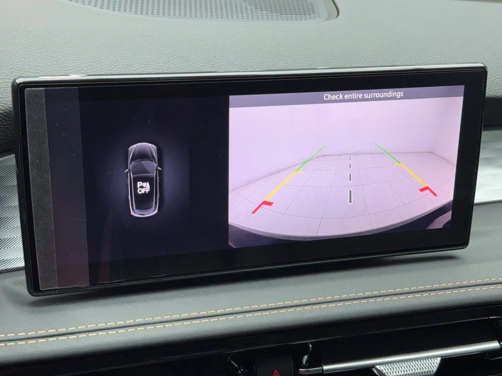 New 2025 Silver Alfa Romeo Base image 25