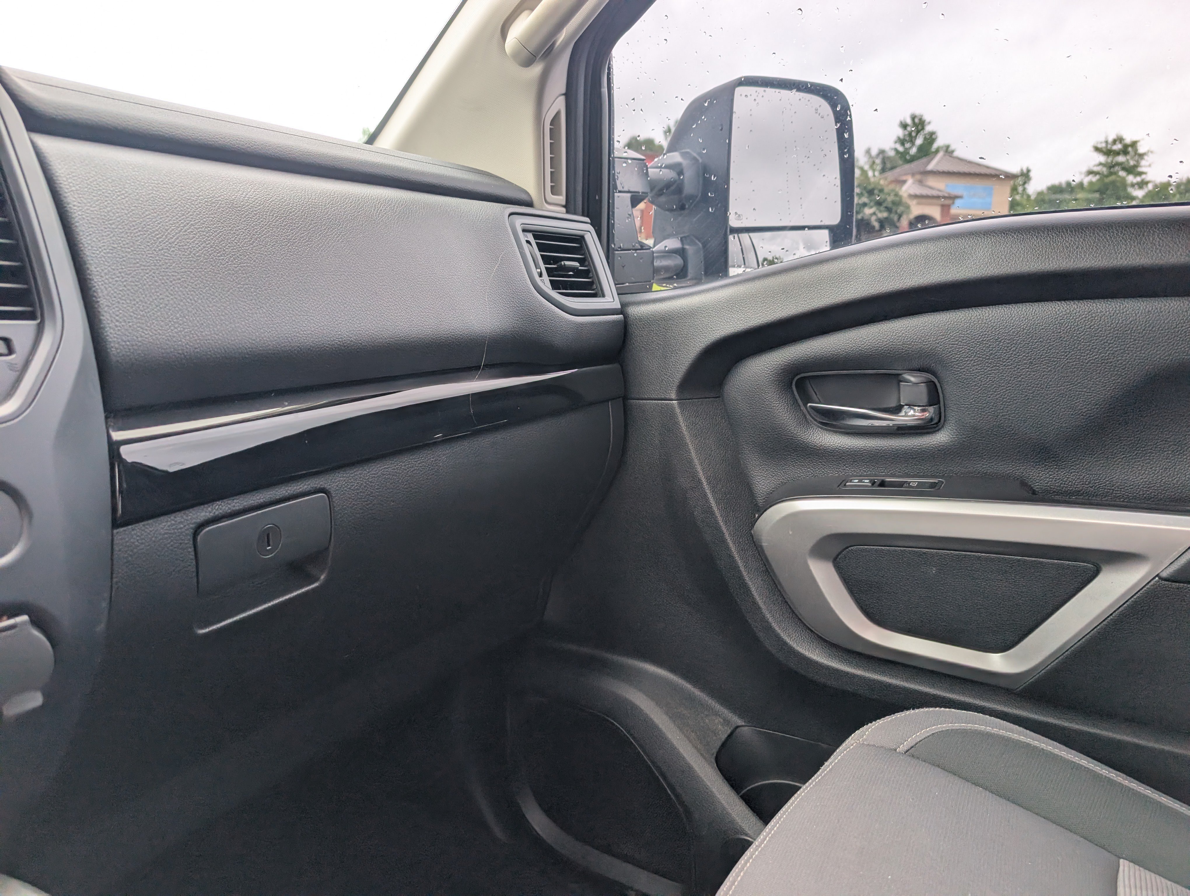Used 2024 White Nissan SV image 28