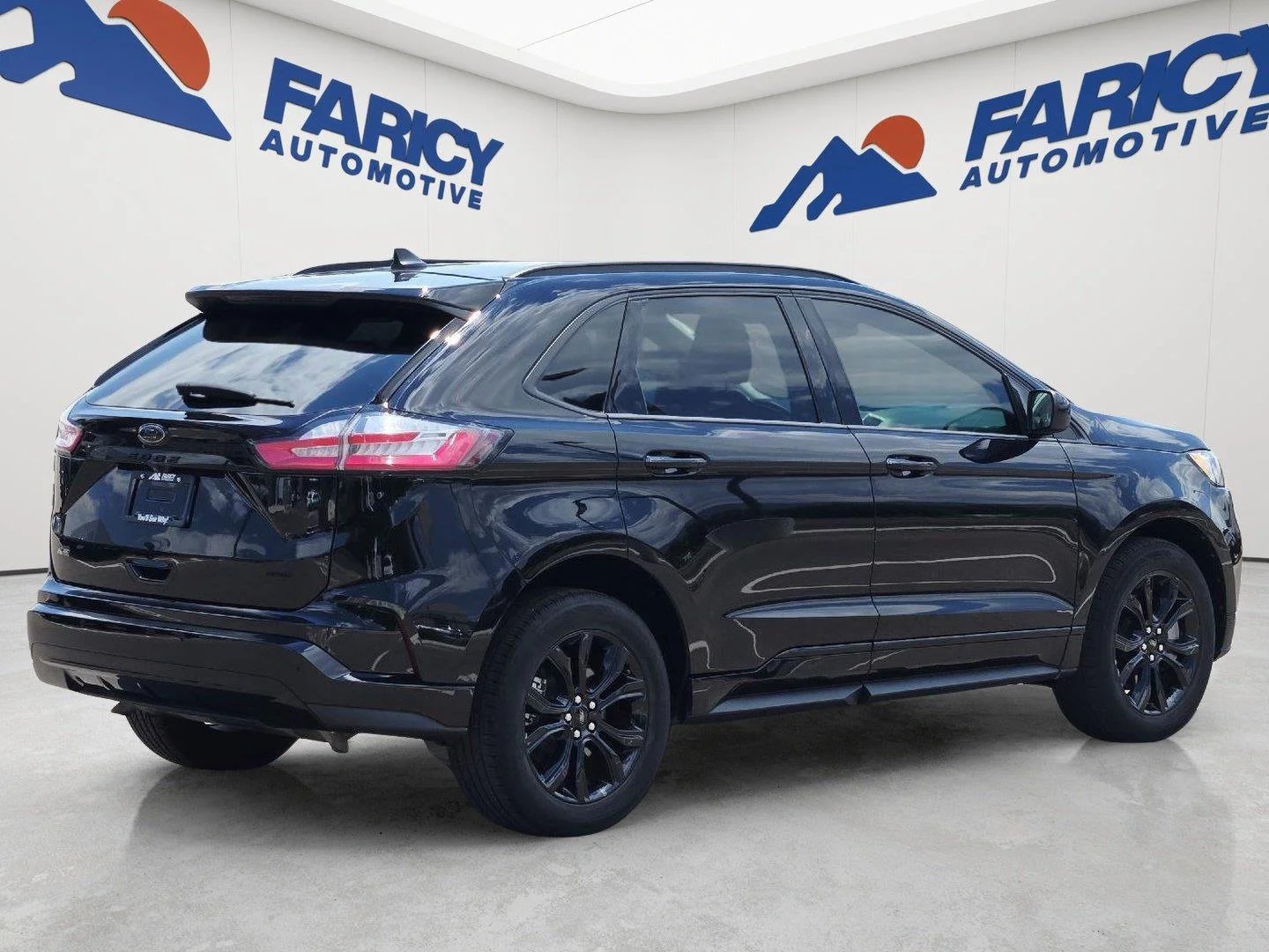 Used 2023 Agate Black Ford SE image 4