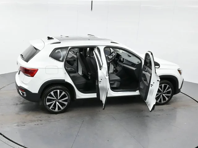 Used 2022 Pure White [white Volkswagen SE image 44