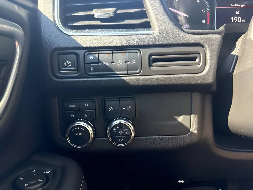 Used 2021 ONYX BLACK GMC SLT image 29