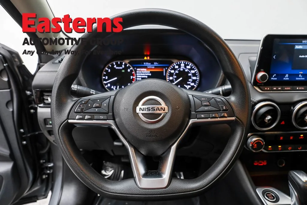 Used 2023 Gray Nissan SV image 10