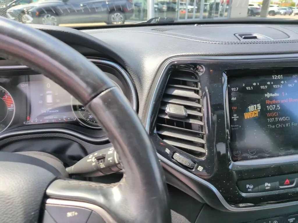 Used 2020 Gray Jeep Limited image 22