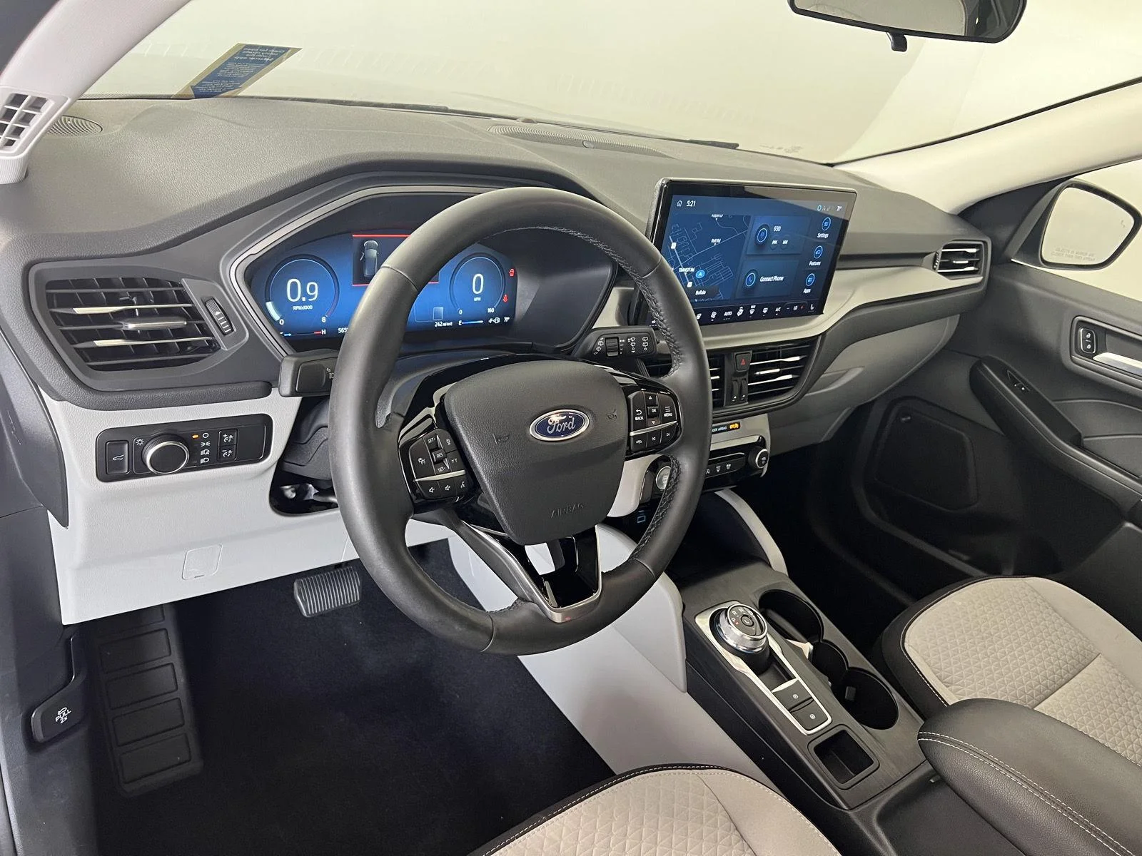 Used 2023 Gy Ford Active image 3