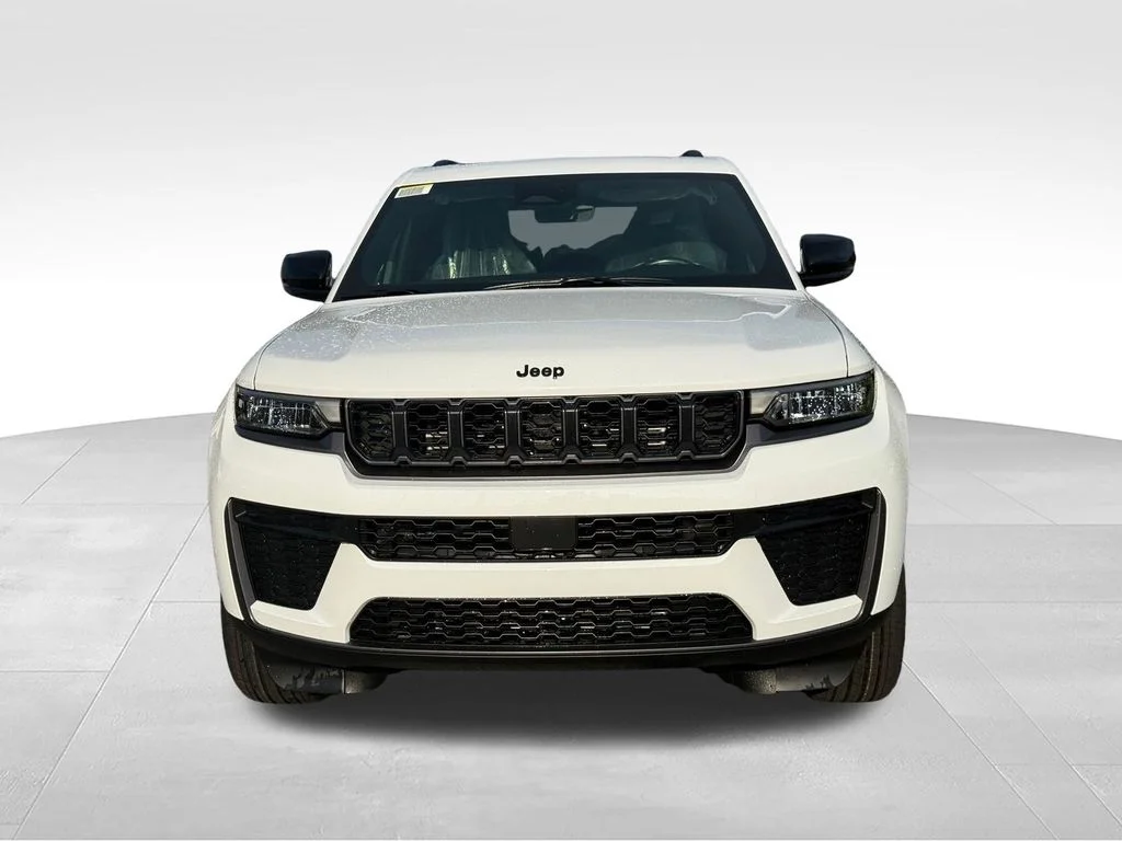 New 2026 Bright White Clear-Coat Exterior Paint Jeep Altitude image 27
