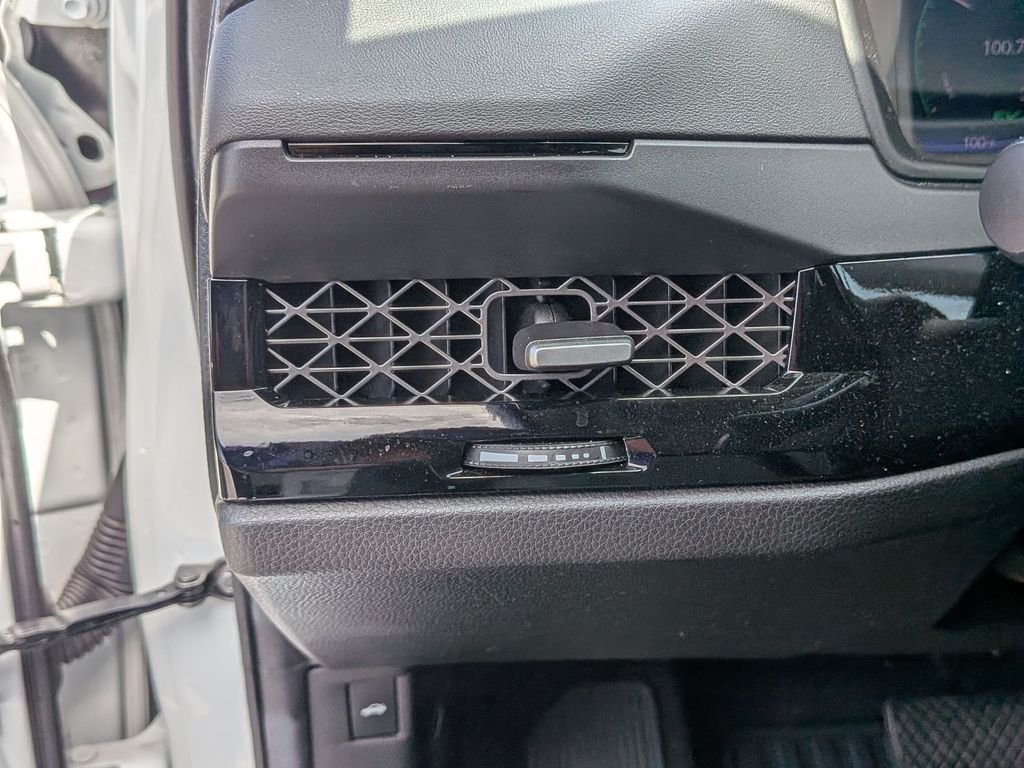 Used 2024 White Honda Touring image 30