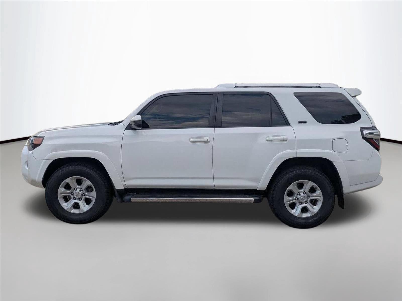 Used 2017 Super White Toyota SR5 image 5