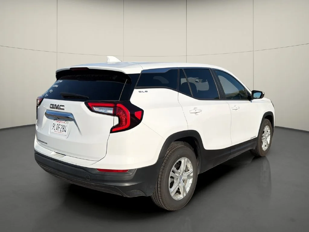 Used 2024 White GMC SLE image 7