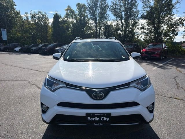 Used 2018 Super White Toyota XLE image 8