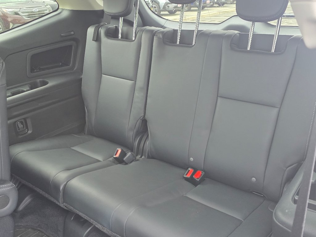 Used 2022 White Subaru Limited image 31
