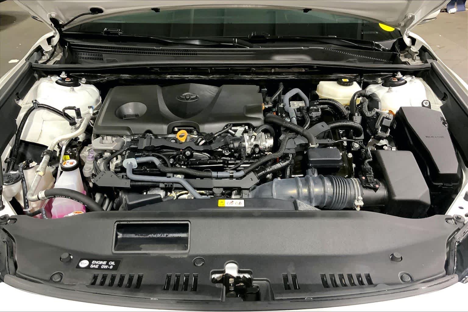 Used 2025 Wind Chill Pearl Toyota XSE image 32