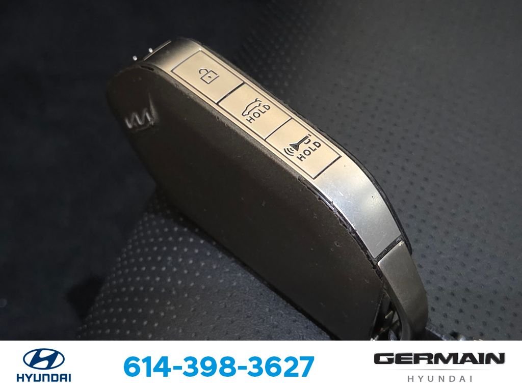 Used 2025 White Kia GT-Line image 34