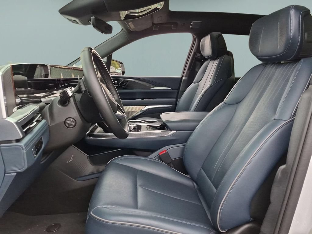 New 2025 Summit White Cadillac Sport 2 image 18
