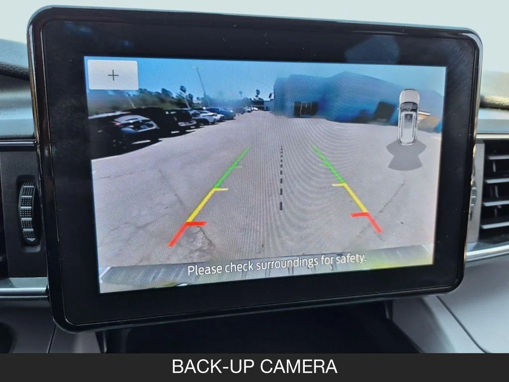 Used 2023 Silver Ford XLT image 21