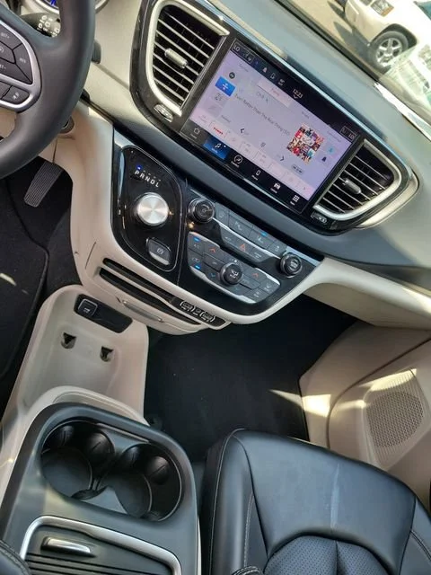 2023 Chrysler Pacifica Touring L - Photo 38