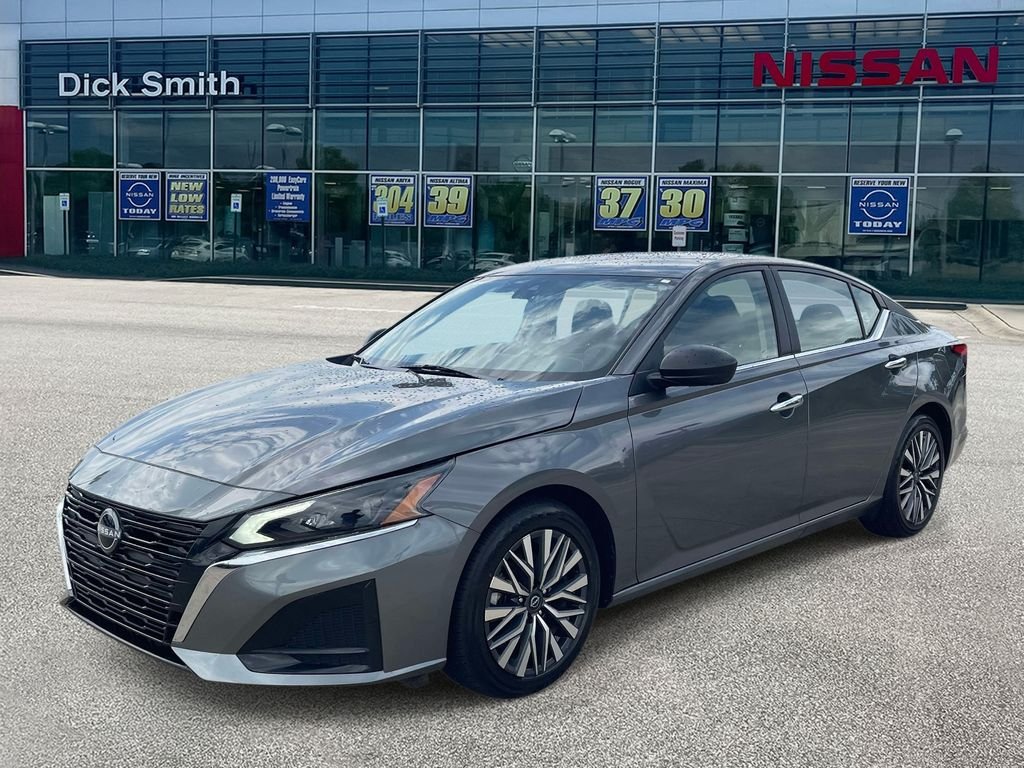 Used 2025 Gray Nissan 2.5 SV image 3