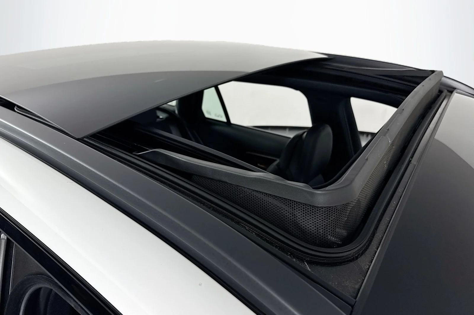 Certified Used 2025 Polar White Mercedes-Benz AMG® 43 image 22