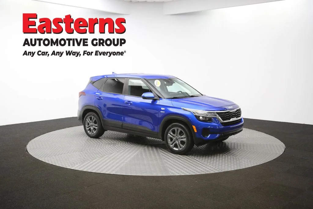 Used 2022 Blue Kia LX image 47