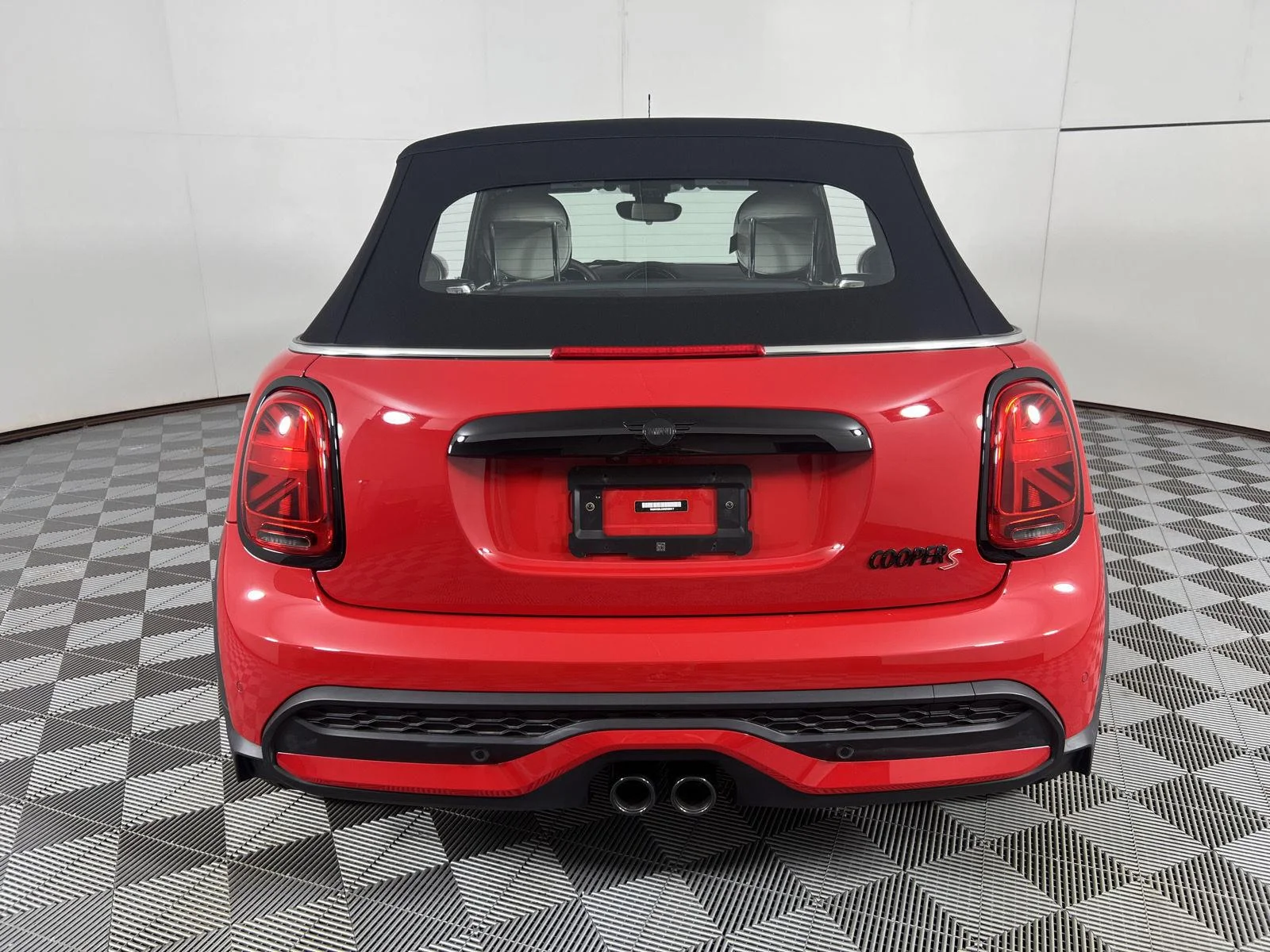 Used 2024 Chili Red MINI Cooper S image 9
