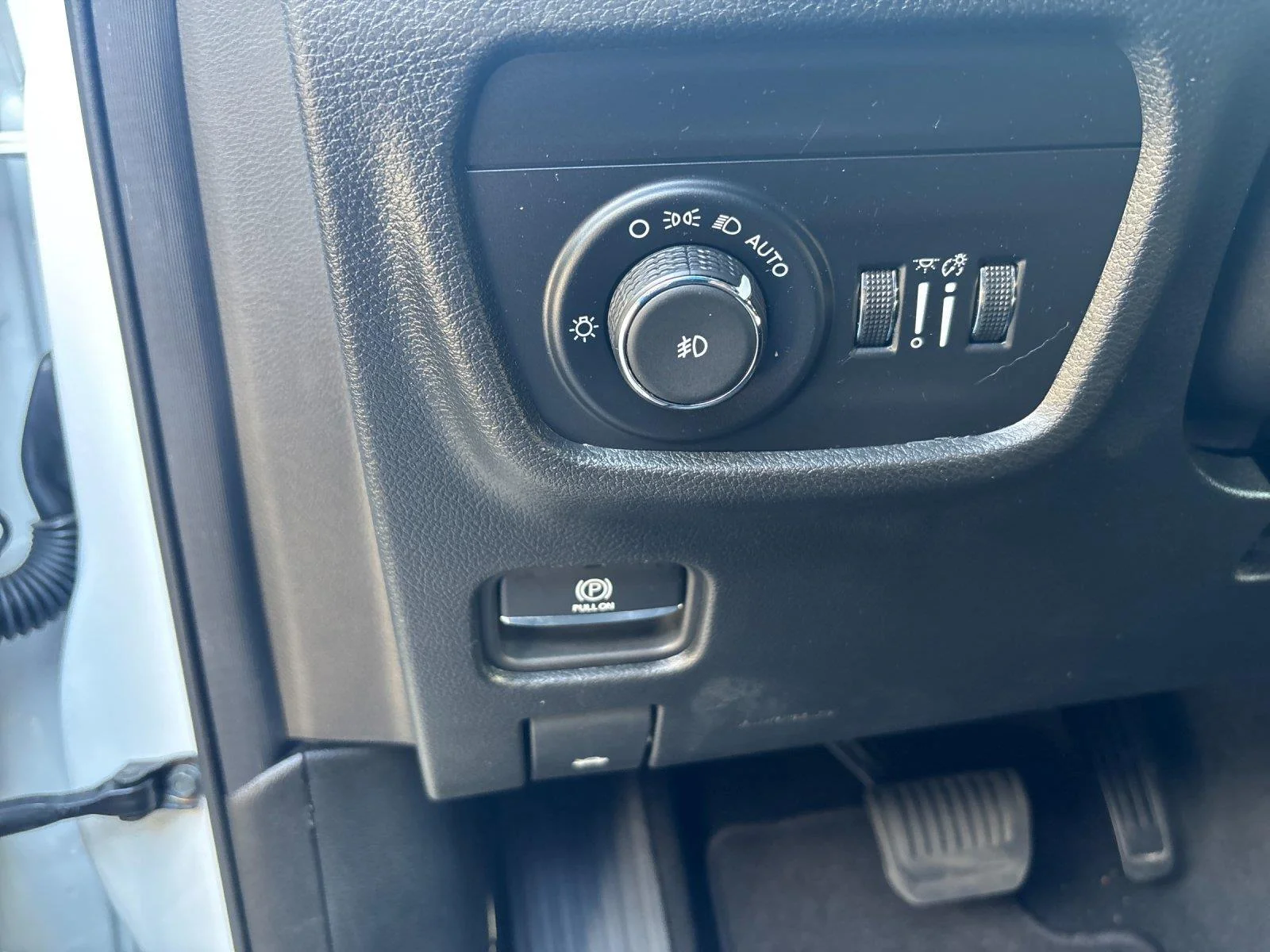 Used 2024 Bright White Clearcoat Jeep Limited image 17