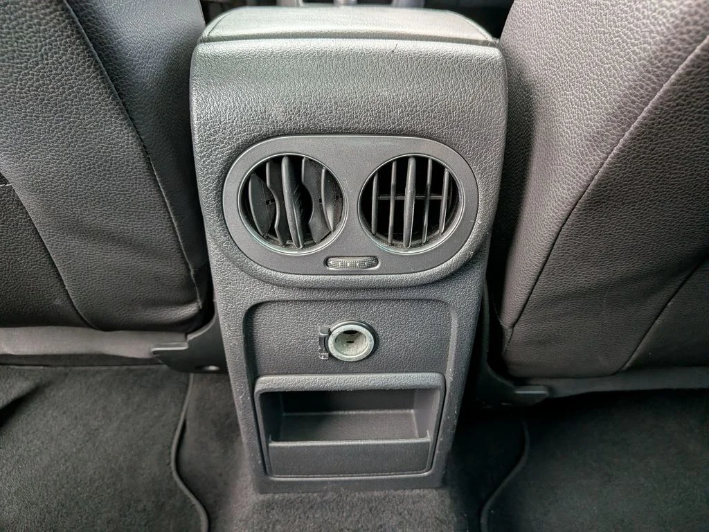 Used 2015 Silver Volkswagen SEL image 33