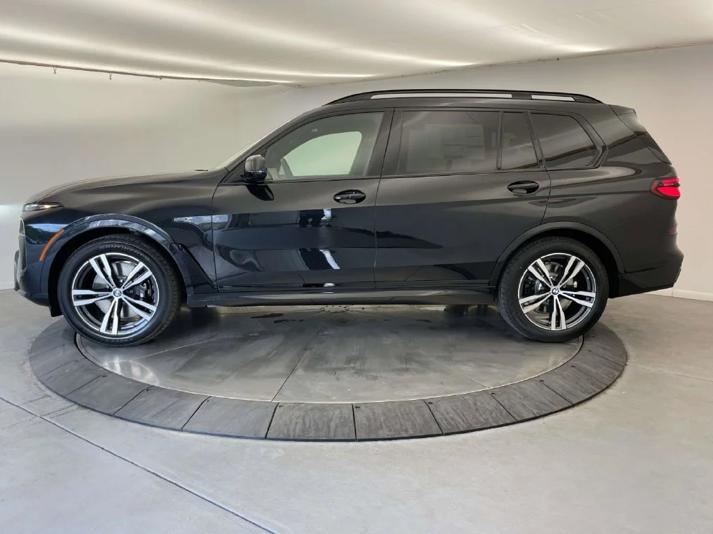 New 2027 Black BMW xDrive40i image 2