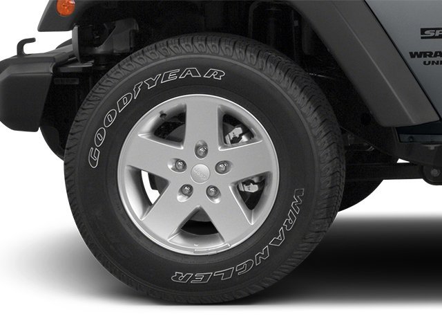Used 2014 Bright White Clearcoat Jeep Sahara image 13