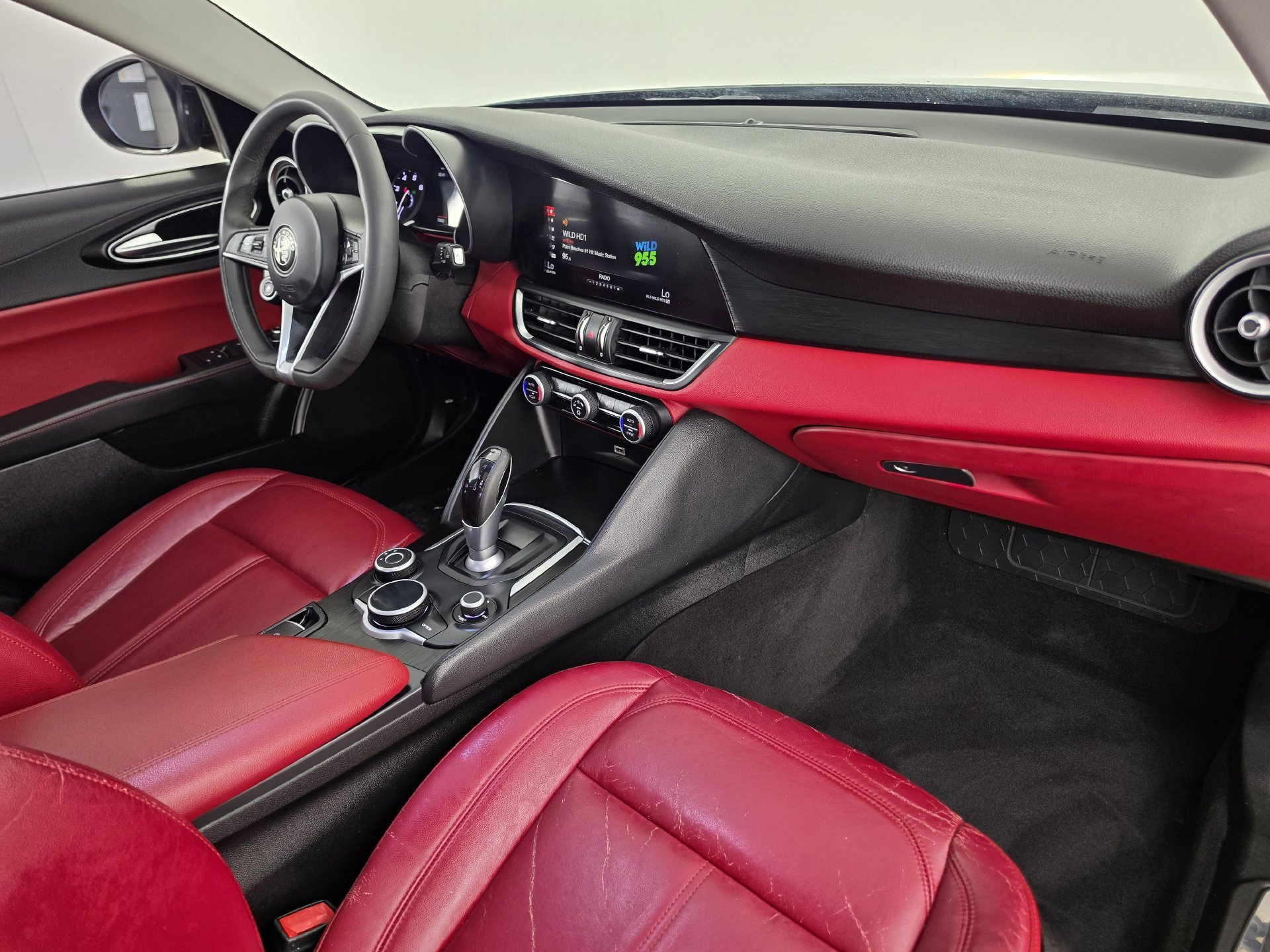 2017 Alfa Romeo Giulia Base - Photo 34