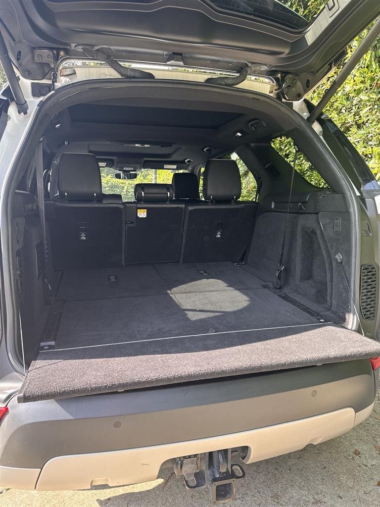 Used 2018 Fuji White Land Rover HSE Luxury image 5
