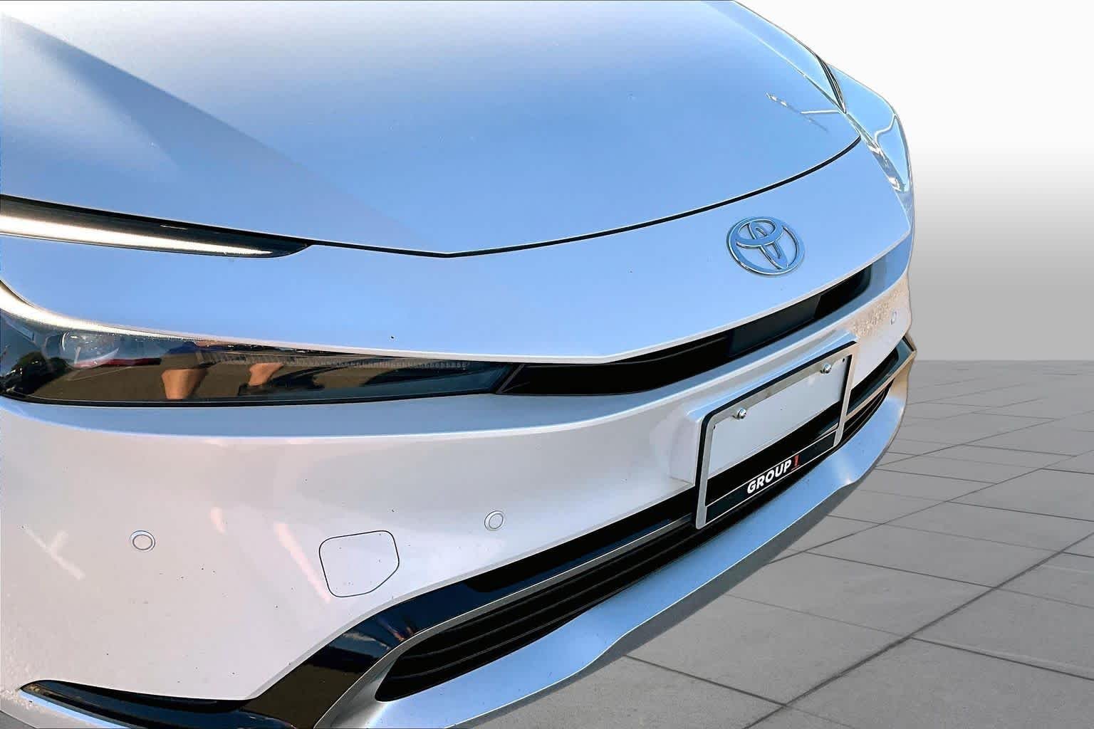 Used 2023 Wind Chill Pearl Toyota XSE Premium image 29