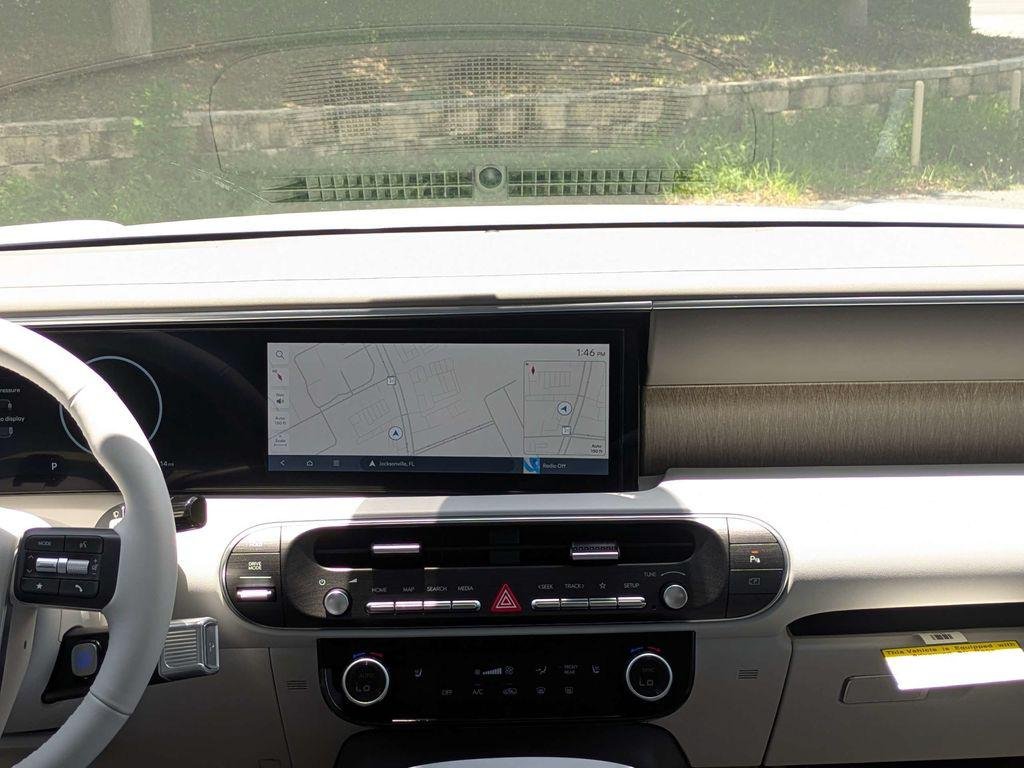 New 2026 White Hyundai SEL FWD image 19