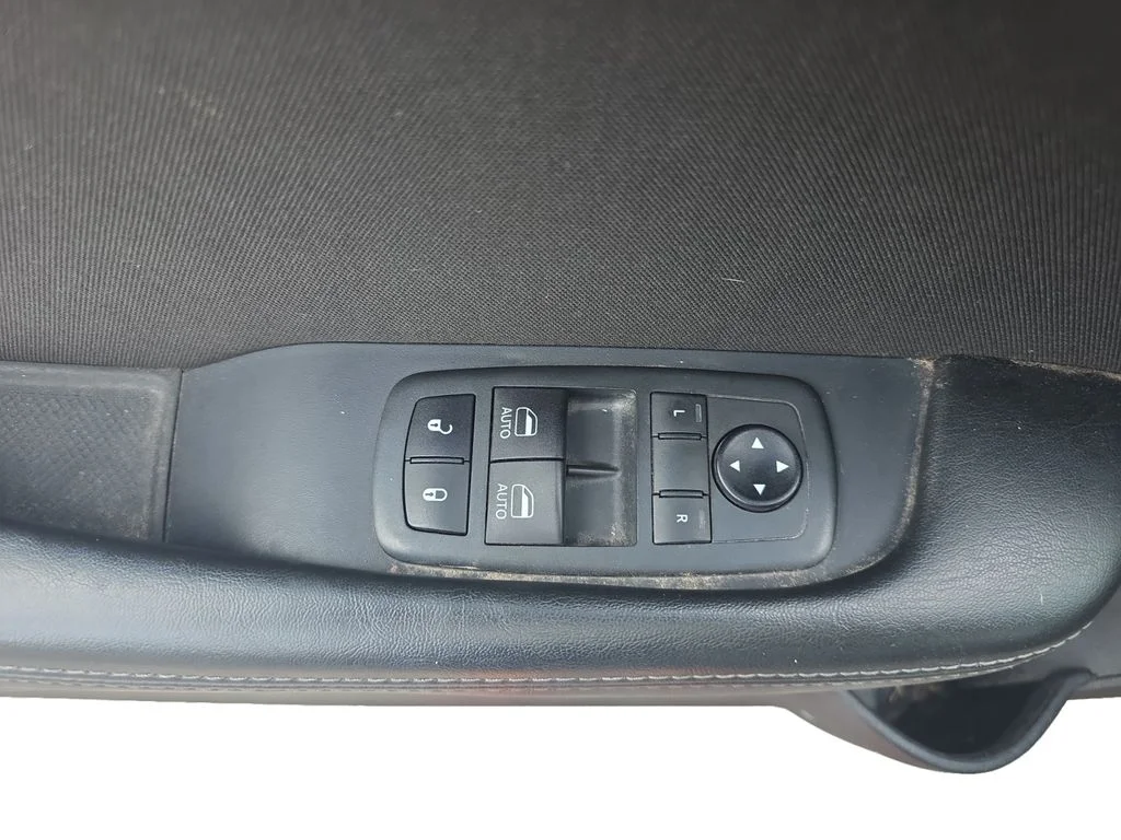Used 2020 Granite Pearlcoat Dodge SXT image 21