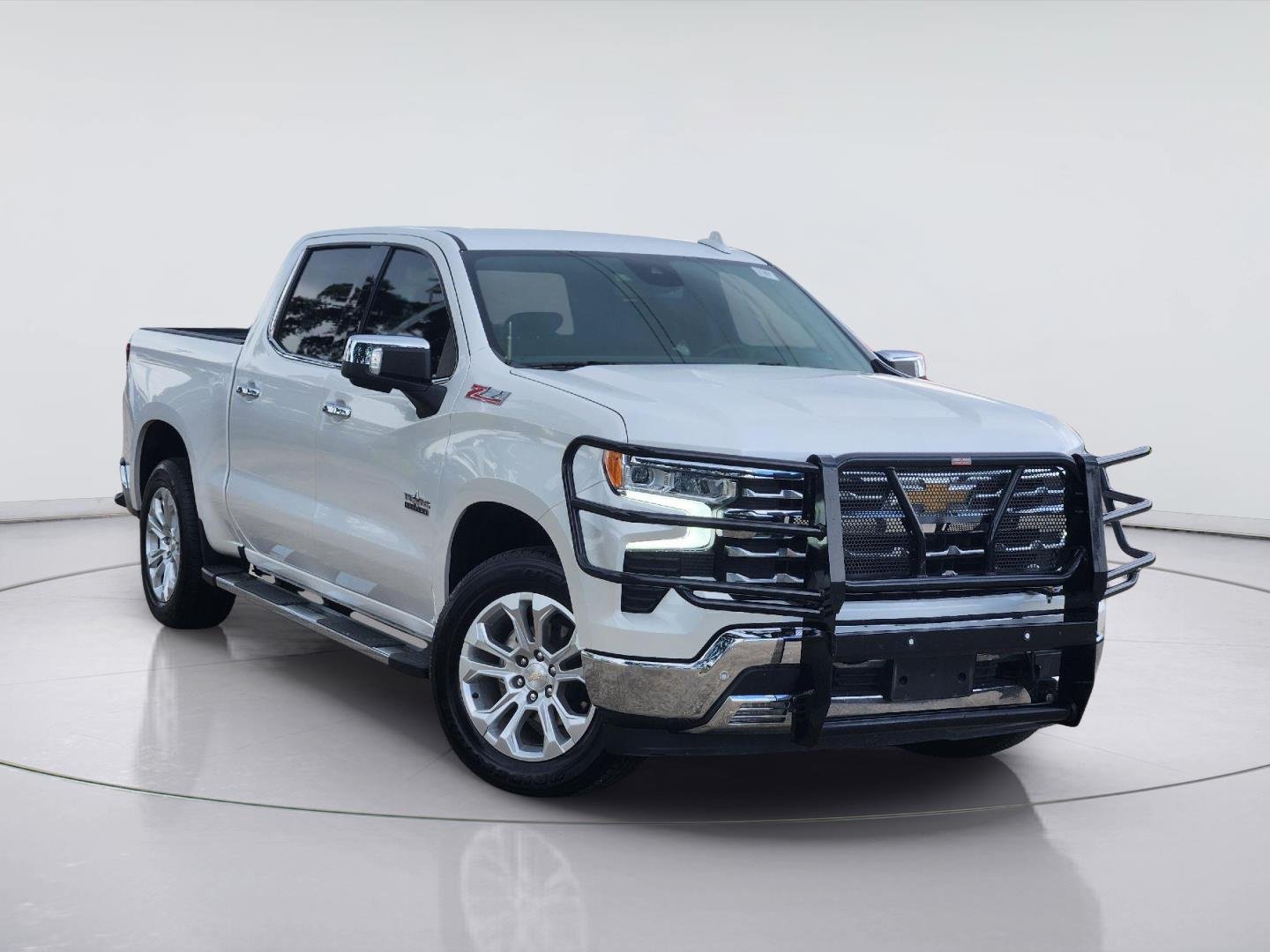 Used 2023 Iridescent Pearl Tricoat CHEVROLET LTZ image 1