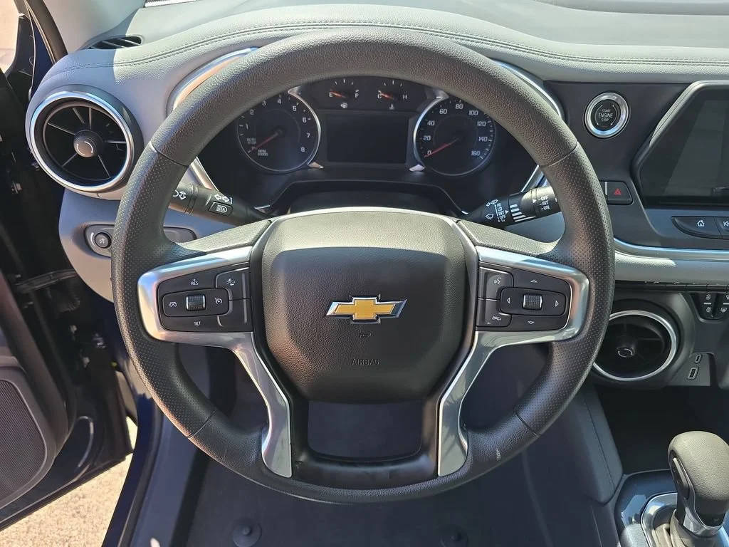 Used 2022 BLUE GLOW METALLIC Chevrolet LT image 11