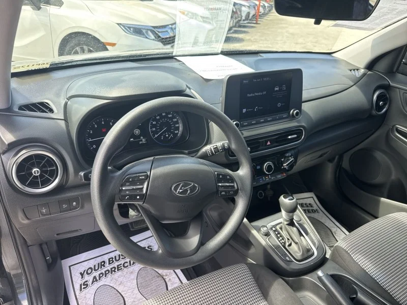 Used 2022 Gray Hyundai SE image 19