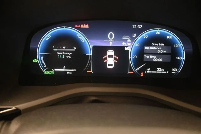 New 2026 Wind Chill Pearl <sup>1</sup> Toyota  XSE image 9