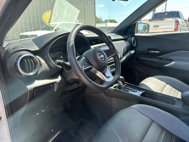 Used 2023 White Nissan SR image 18