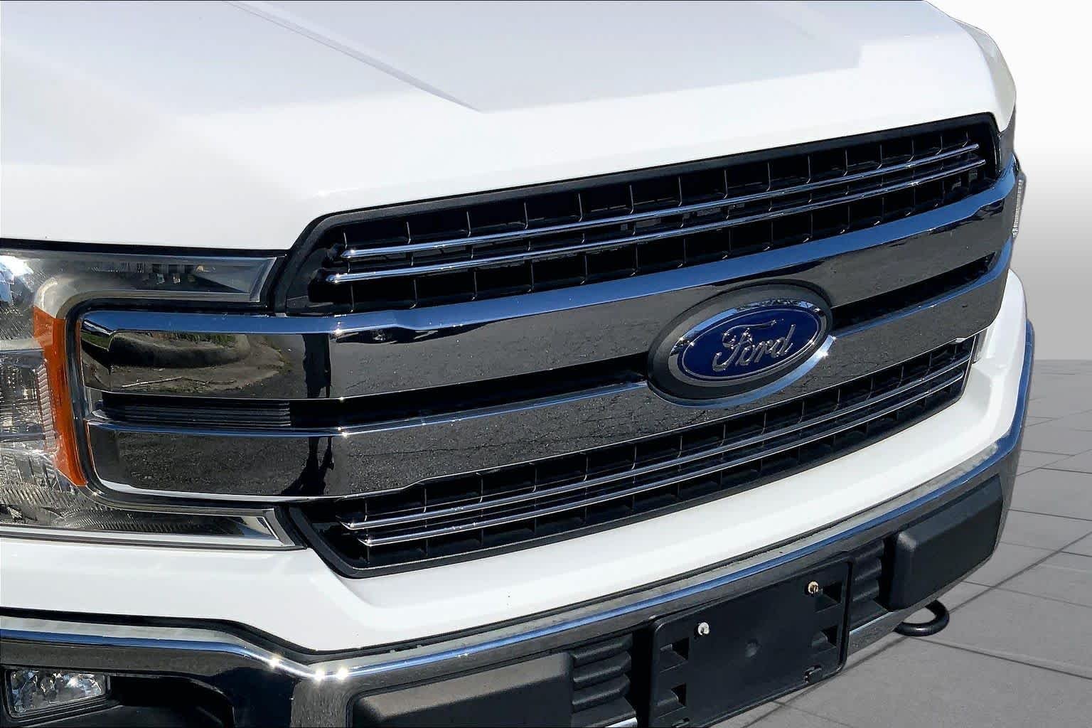 Used 2020 Oxford White Ford LARIAT image 29