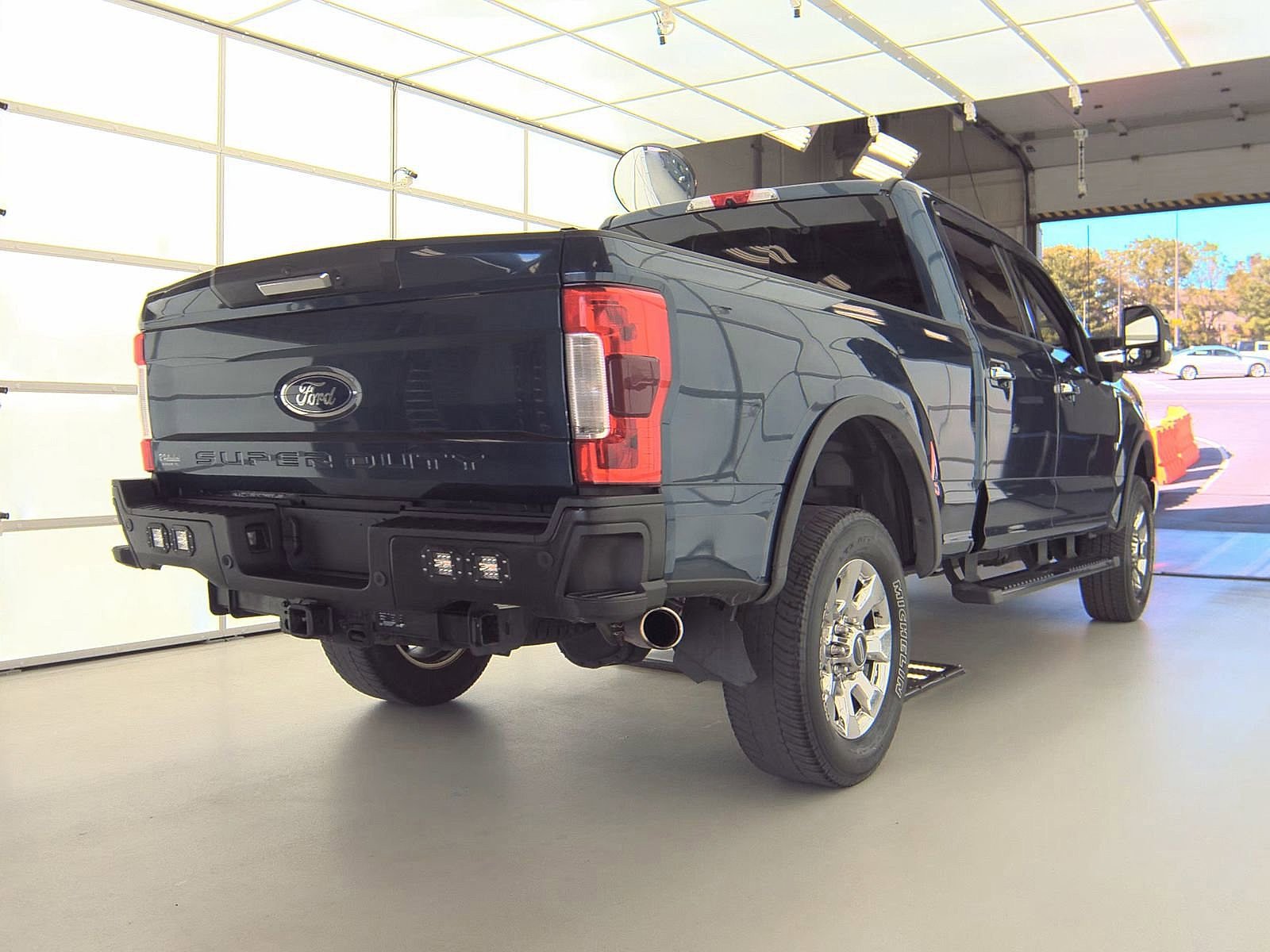 2019 Ford F-250 Lariat photo 2