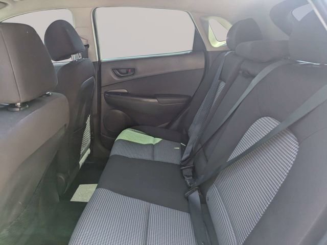 Used 2019 White Hyundai SE image 13