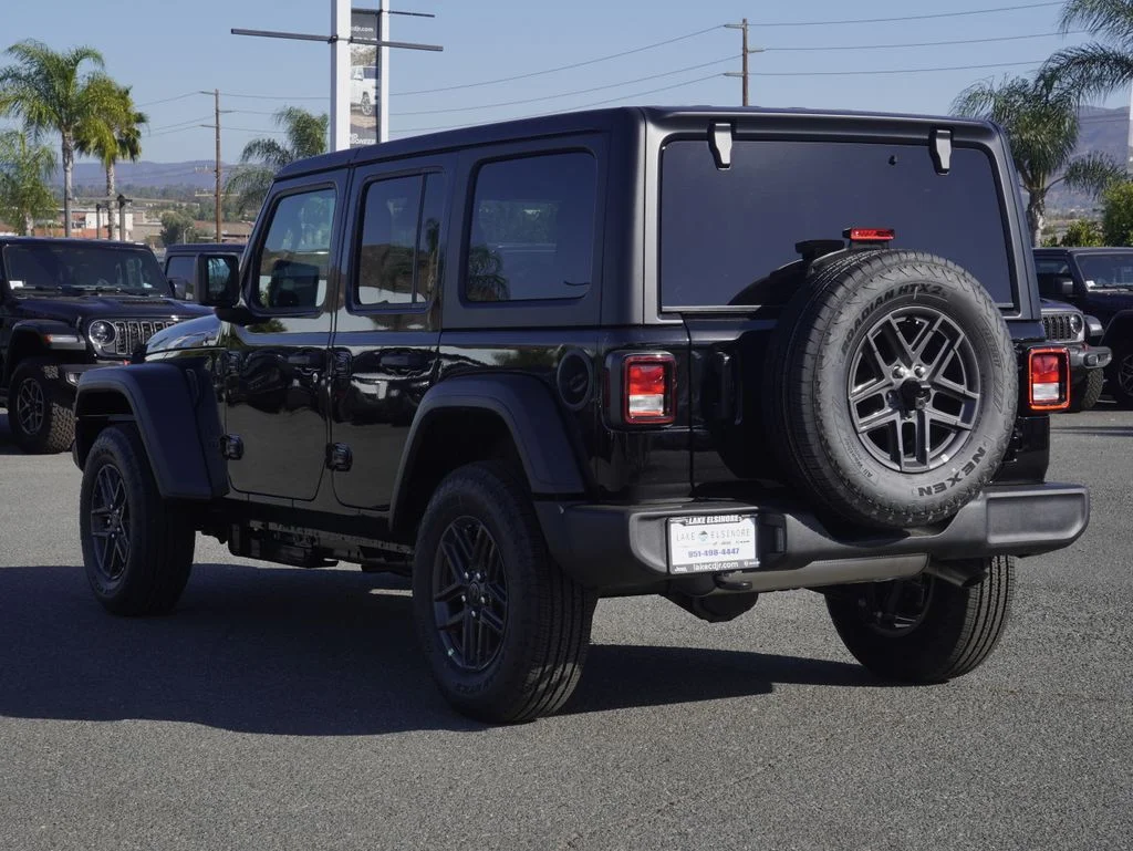 New 2026 black clearcoat Jeep Sport RHD image 5