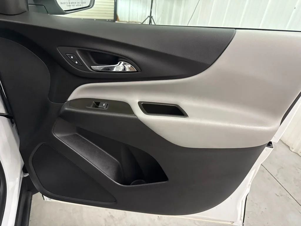 2023 Chevrolet Equinox LT - Photo 18