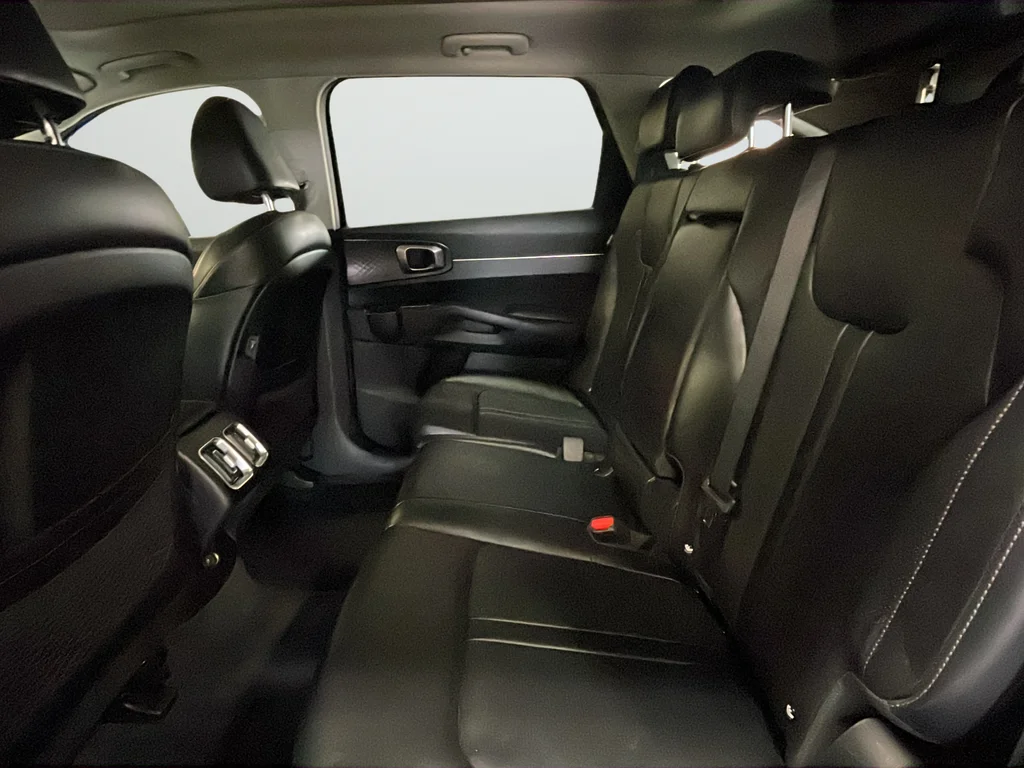 Used 2024 Black Kia S image 27